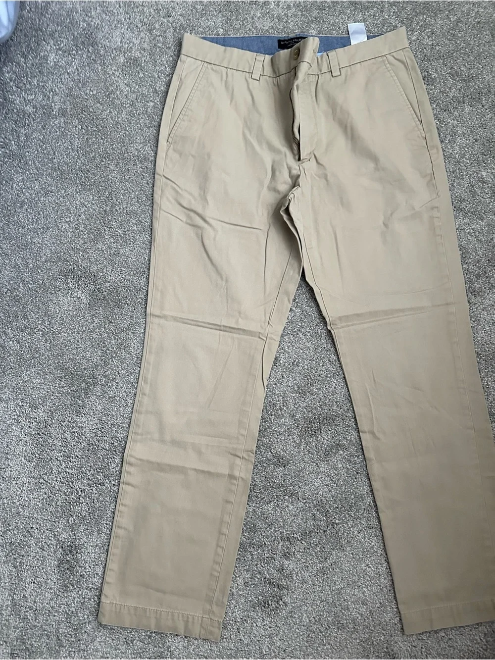 Banana Republic Men's Classic Chino Pants in Khaki,size 33/32